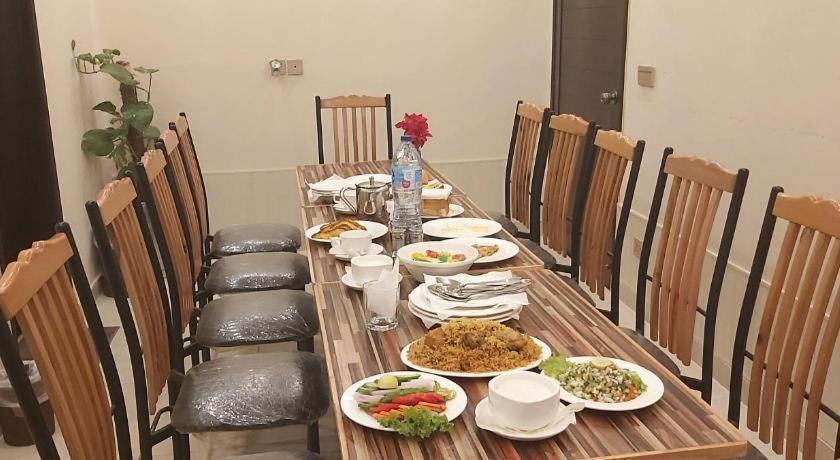 Hotel Mairona Gulberg Lahore Ngoại thất bức ảnh
