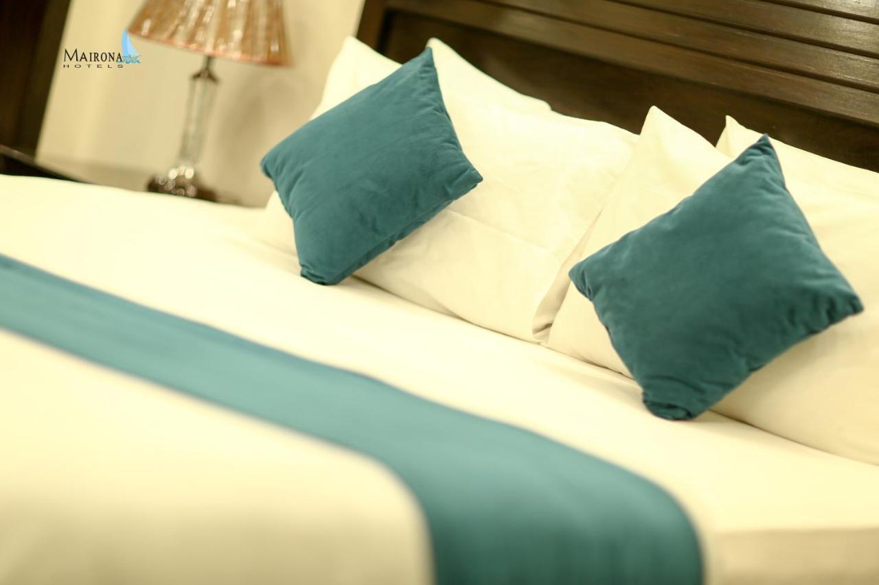 Hotel Mairona Gulberg Lahore Ngoại thất bức ảnh