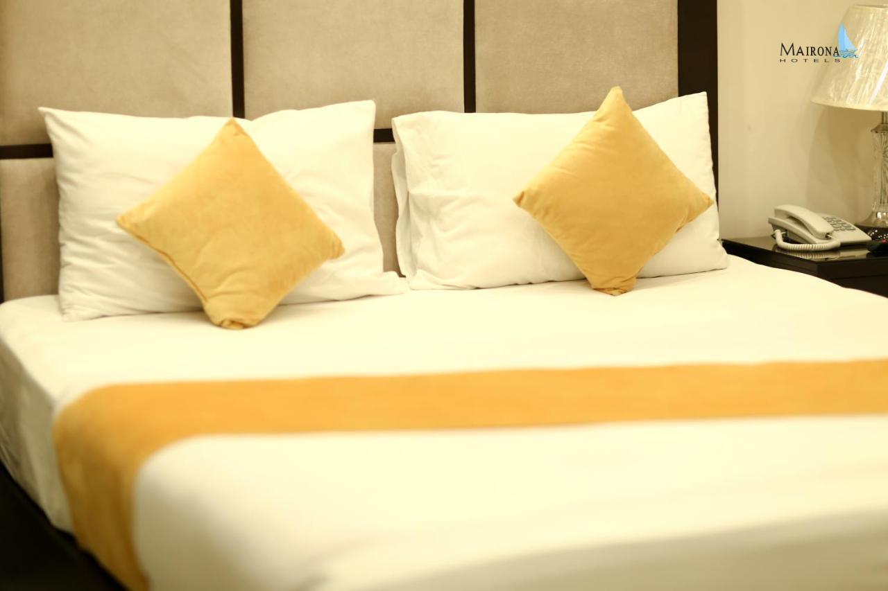 Hotel Mairona Gulberg Lahore Ngoại thất bức ảnh