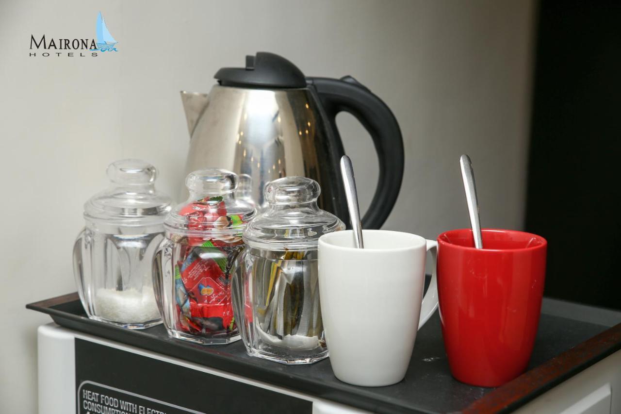 Hotel Mairona Gulberg Lahore Ngoại thất bức ảnh