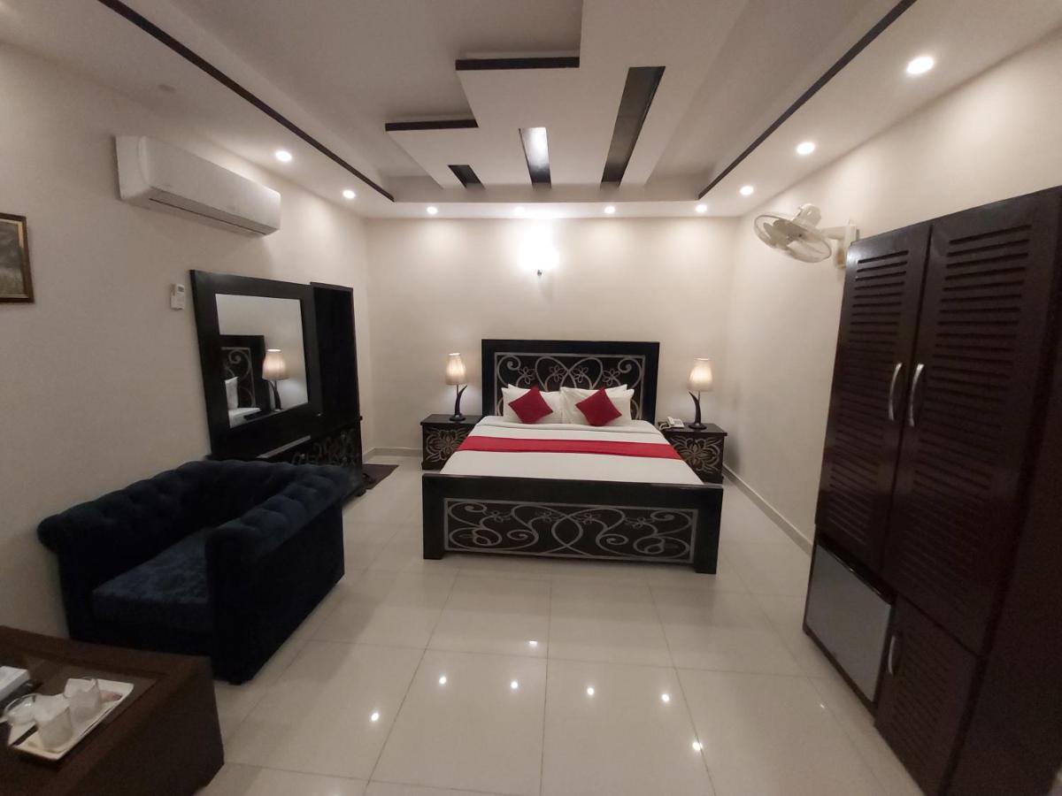 Hotel Mairona Gulberg Lahore Ngoại thất bức ảnh
