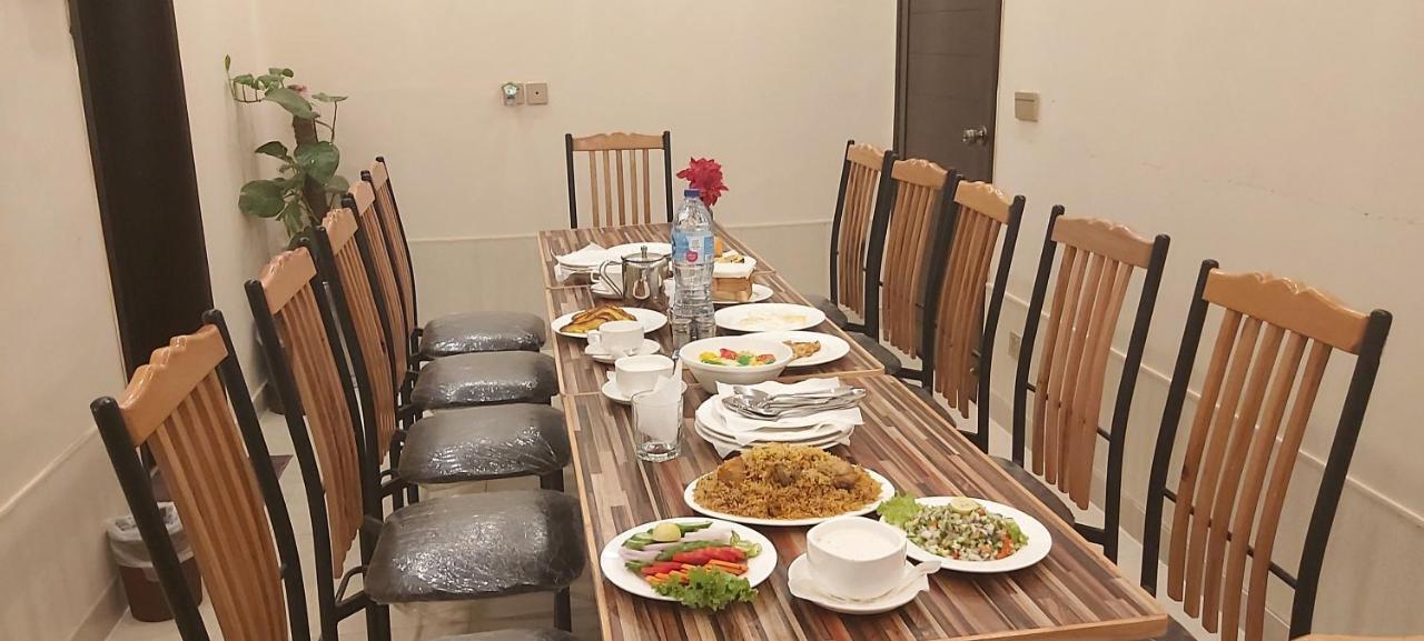 Hotel Mairona Gulberg Lahore Ngoại thất bức ảnh
