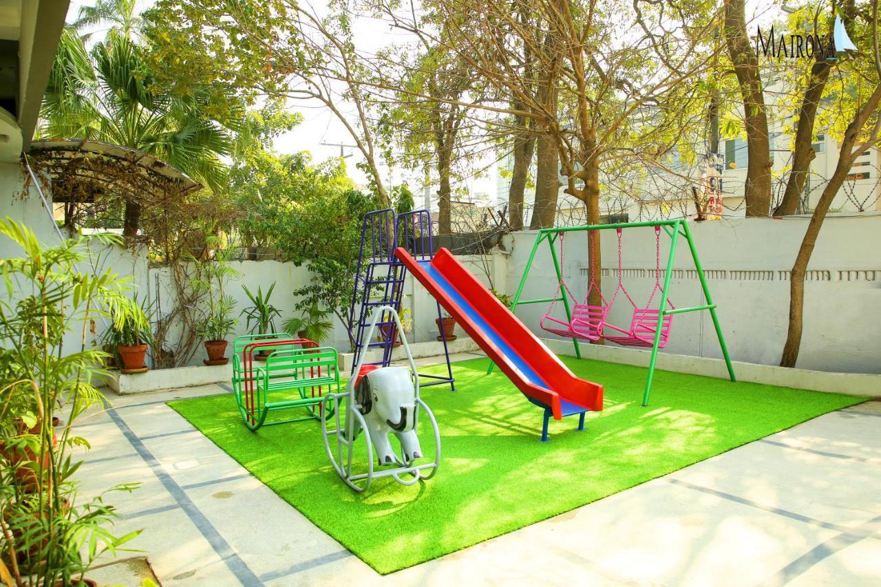 Hotel Mairona Gulberg Lahore Ngoại thất bức ảnh
